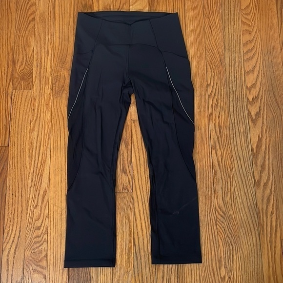 Lululemon Run Off Route Mid Rise Crop 21" Black size 4 running preppy gym - Picture 3 of 8